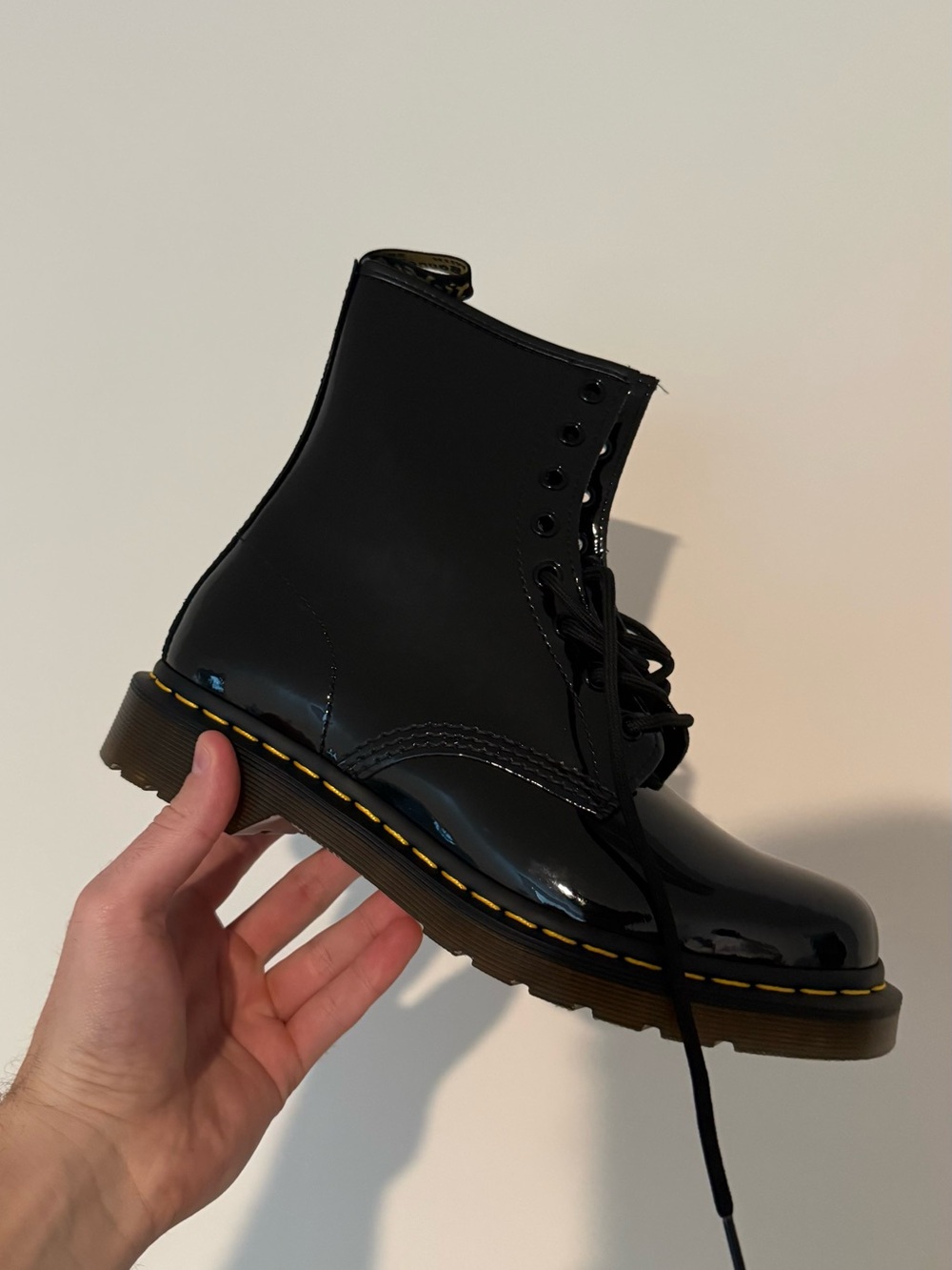 1460 WOMEN'S PATENT LEATHER LACE UP BOOTS